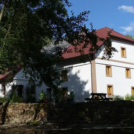 Alloggio per agriturismo Biofarma Dolejsi Mlyn Kamberk